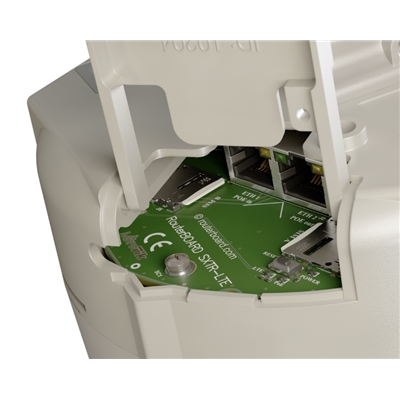 ROUTER LTE MIKROTIK SXTR&FG621-EA SXT LTE6 KIT